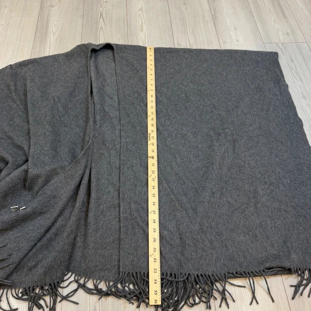 100% Cashmere Neiman Marcus Scotland Charcoal Gray Fringe Ruana Wrap Shawl Cape